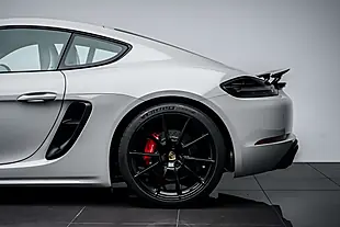 Used 2022 Porsche 718 Cayman Gts Crayon - Interior and Exterior details 12
