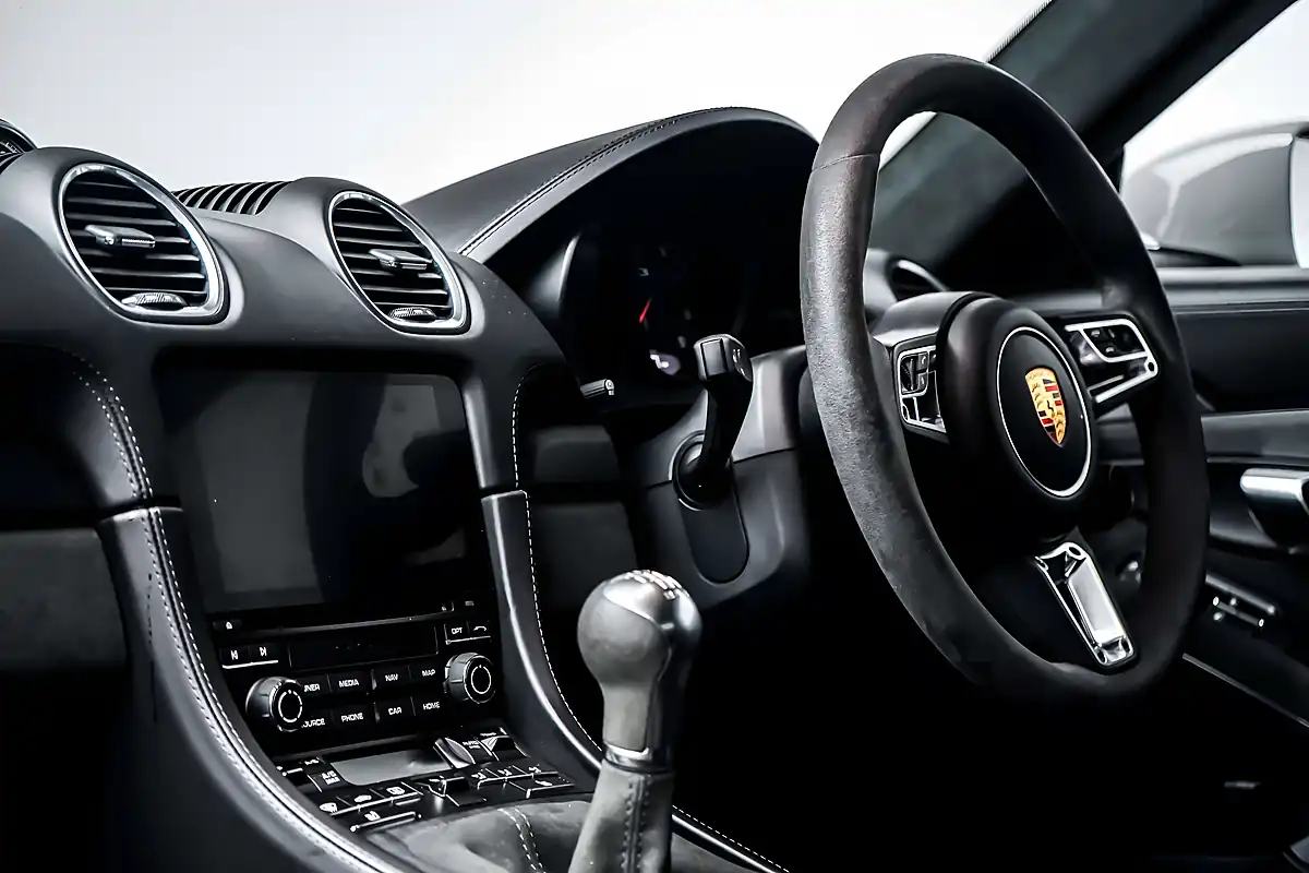 Used 2022 Porsche 718 Cayman Gts Crayon - Interior and Exterior details 19