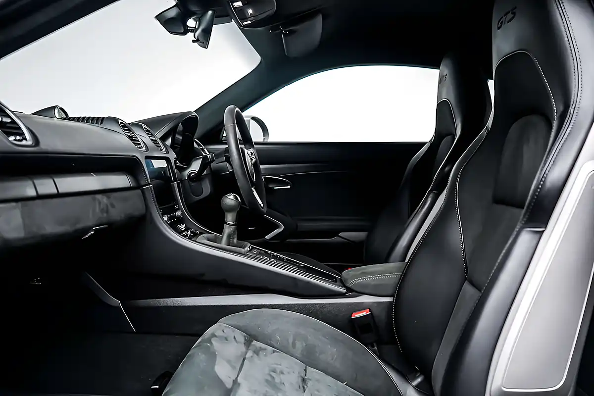 Used 2022 Porsche 718 Cayman Gts Crayon - Interior and Exterior details 7