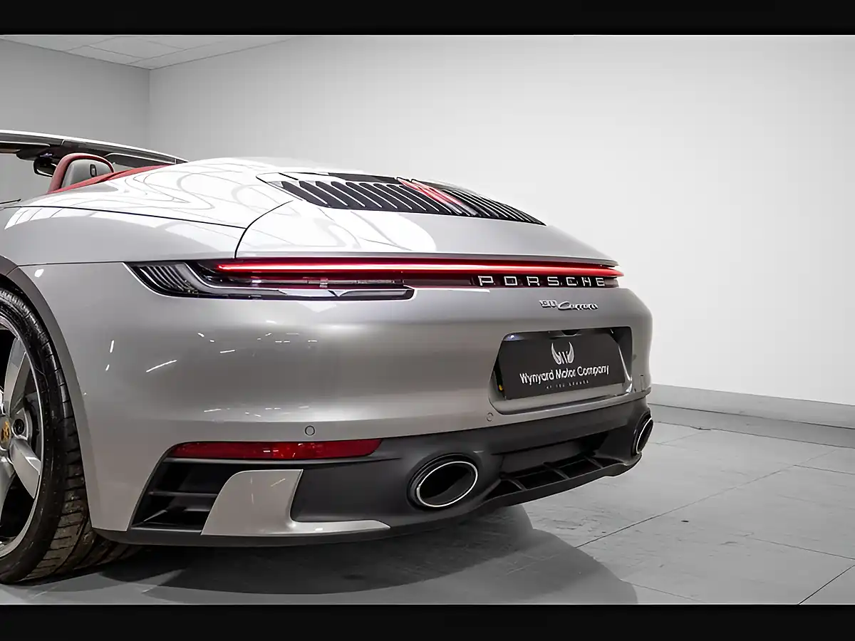 Used 2022 Porsche 911 992 Carrera Silver - Interior and Exterior details 10