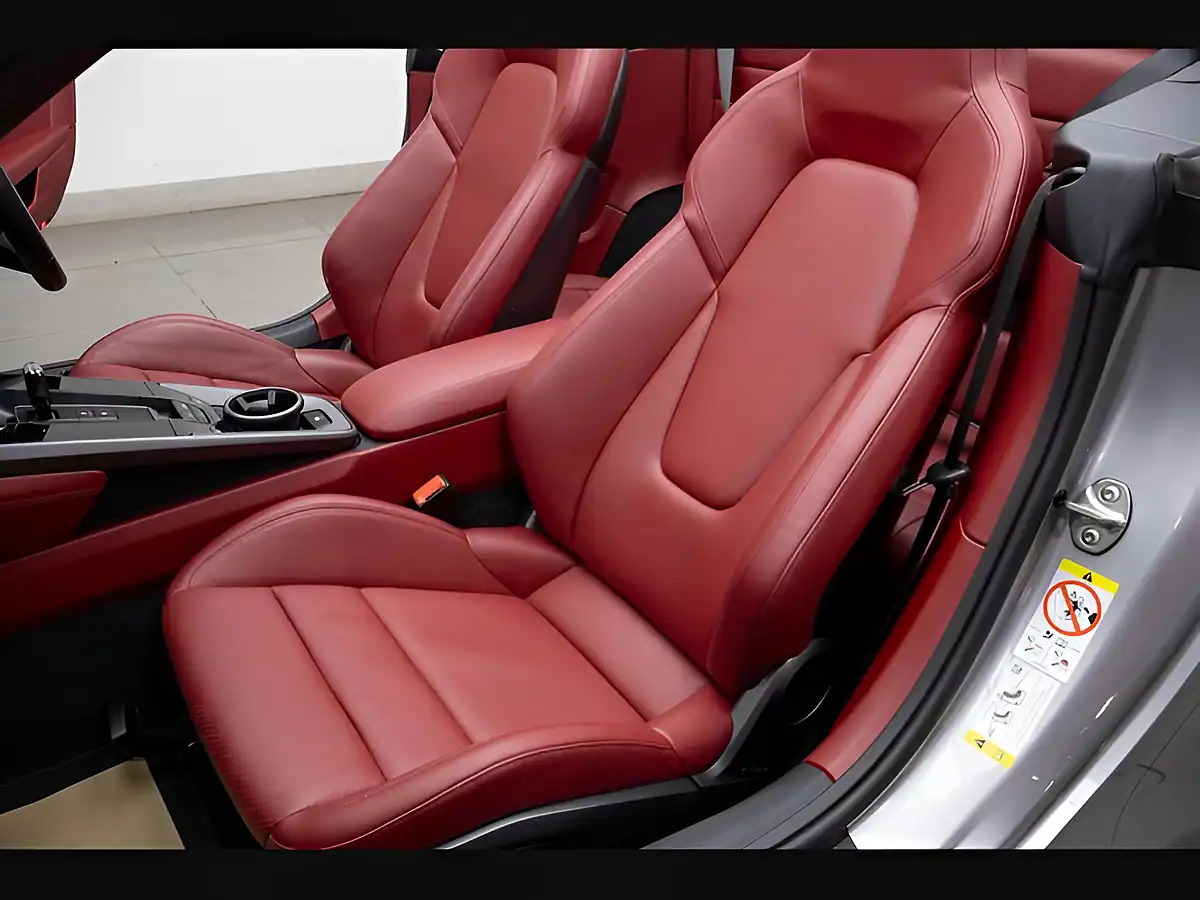 Used 2022 Porsche 911 992 Carrera Silver - Interior and Exterior details 16