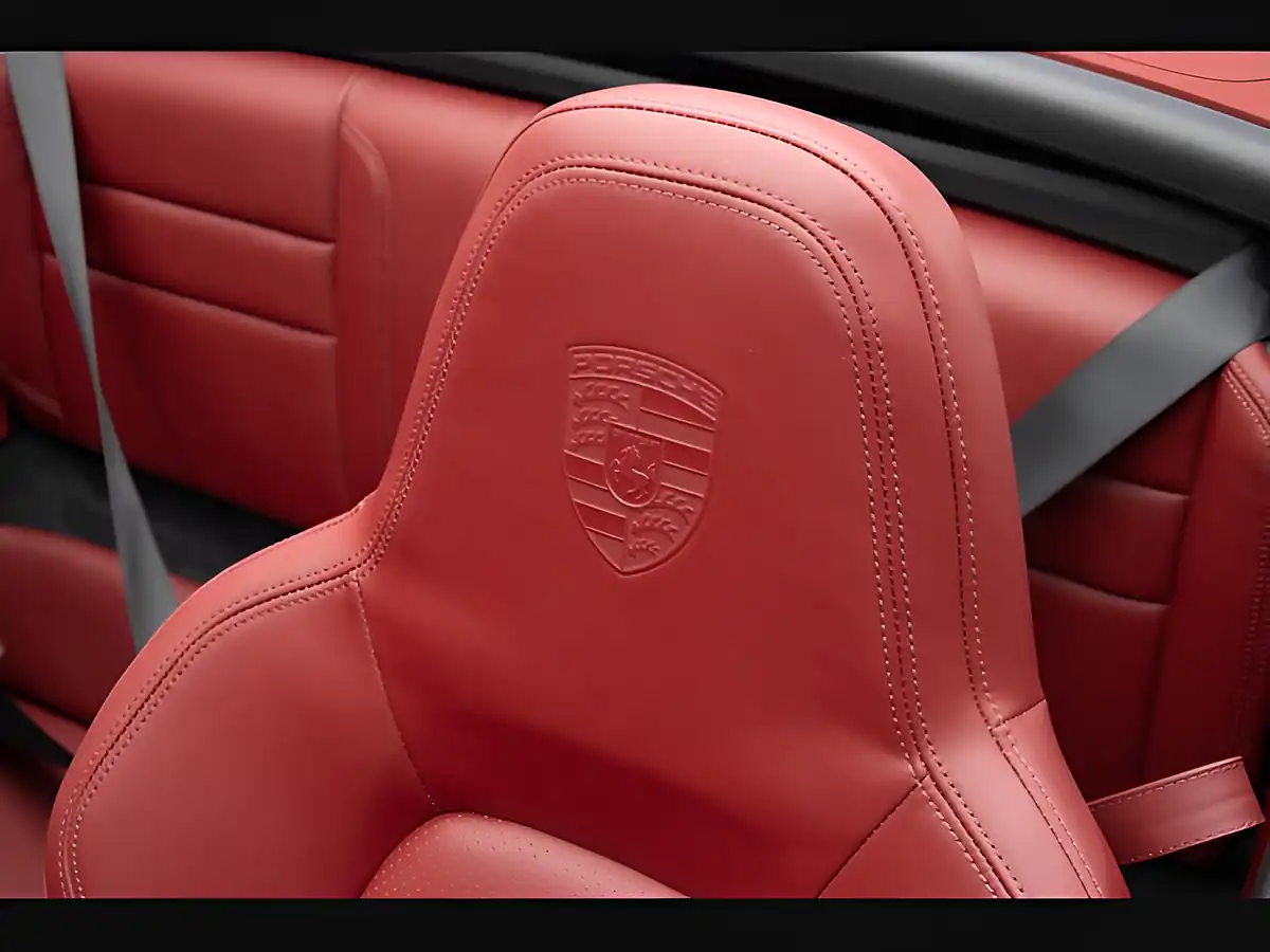 Used 2022 Porsche 911 992 Carrera Silver - Interior and Exterior details 17