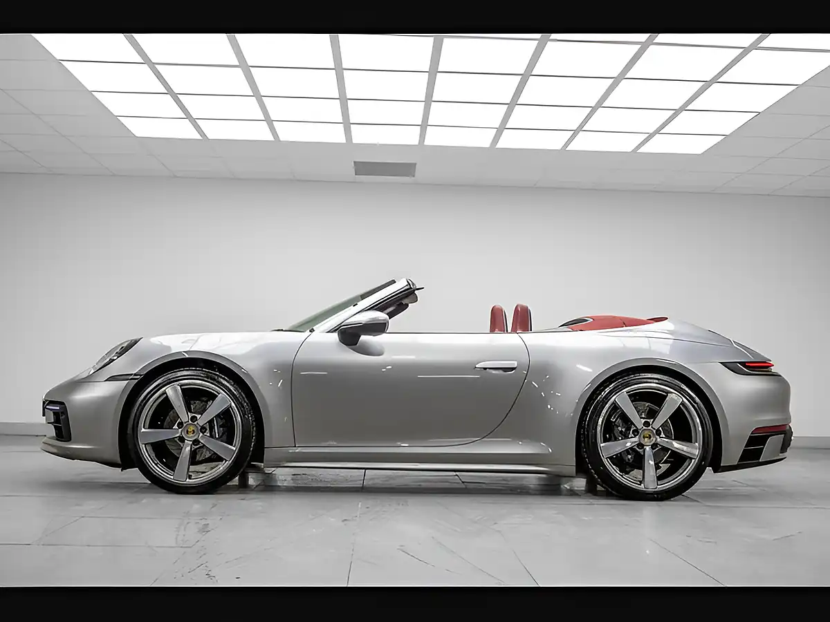 Used 2022 Porsche 911 992 Carrera Silver - Interior and Exterior details 3