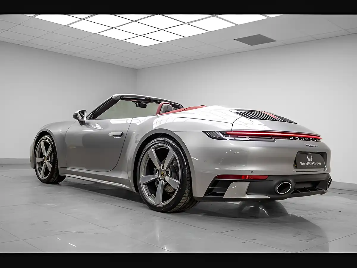 Used 2022 Porsche 911 992 Carrera Silver - Interior and Exterior details 4
