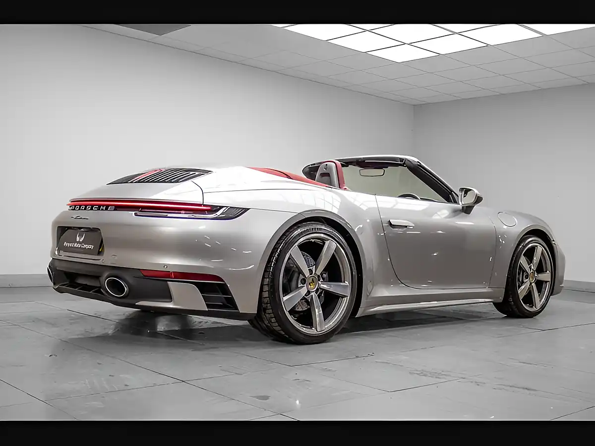 Used 2022 Porsche 911 992 Carrera Silver - Interior and Exterior details 8