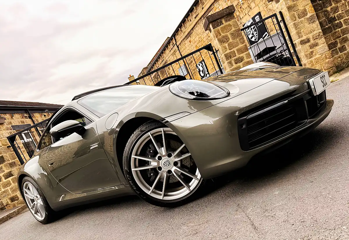 Used 2022 Porsche 911 Carrera Aventurine Green Metallic - Interior and Exterior details 3