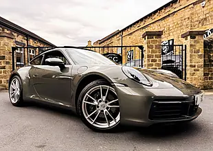 Used 2022 Porsche 911 Carrera Aventurine Green Metallic - Interior and Exterior details 4