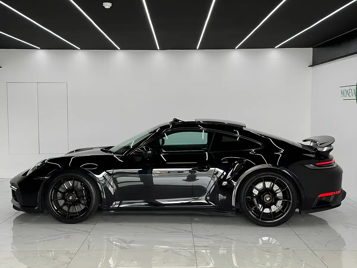 Used 2022 Porsche 911 Turbo Black - Interior and Exterior details 3