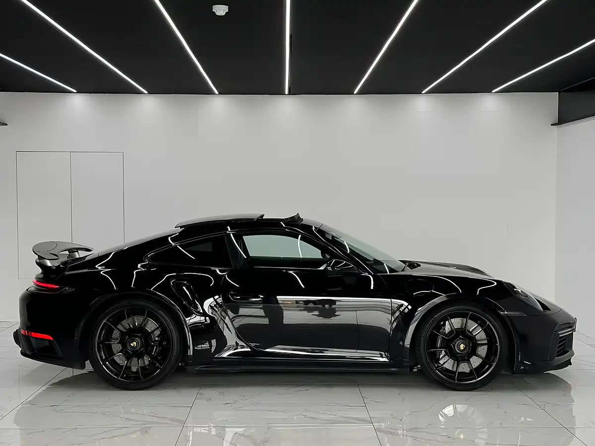 Used 2022 Porsche 911 Turbo Black - Interior and Exterior details 4