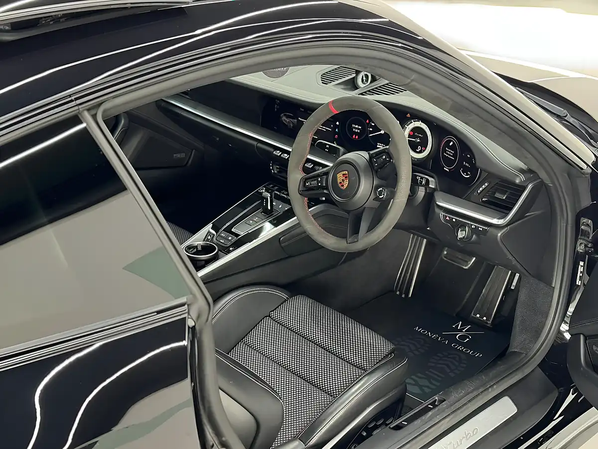 Used 2022 Porsche 911 Turbo Black - Interior and Exterior details 7