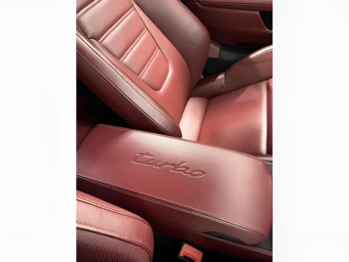 Used 2022 Porsche 911 Turbo Blue - Interior and Exterior details 20