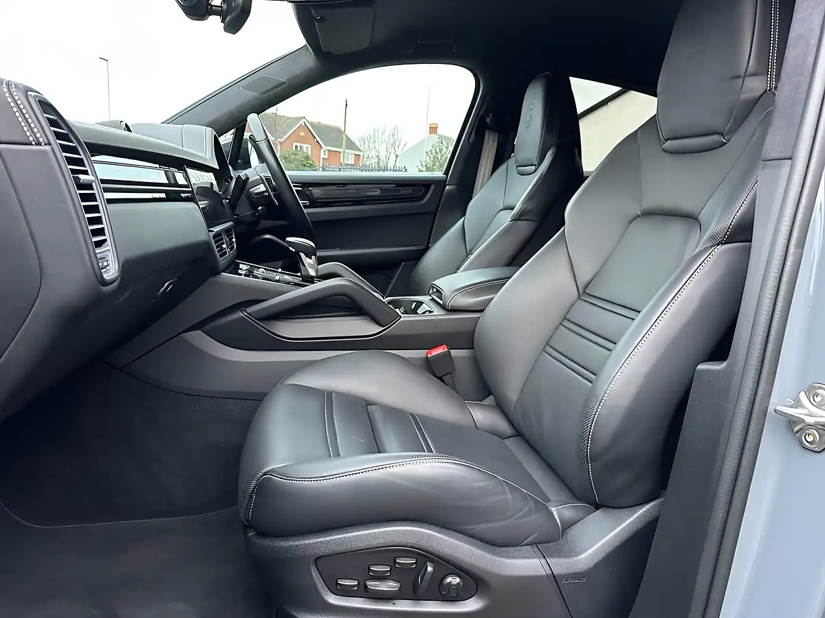 Used 2022 Porsche Cayenne GT Coupe Grey - Interior and Exterior details 14