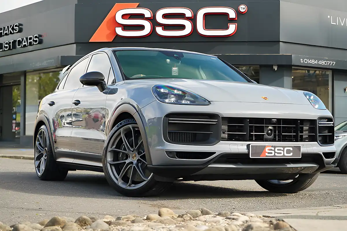 Used 2022 Porsche Cayenne GT Grey - Front View