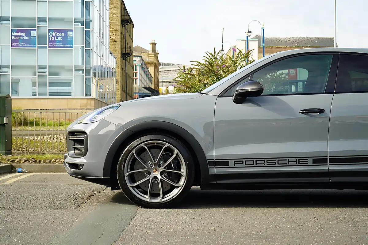 Used 2022 Porsche Cayenne GT Grey - Interior and Exterior details 10