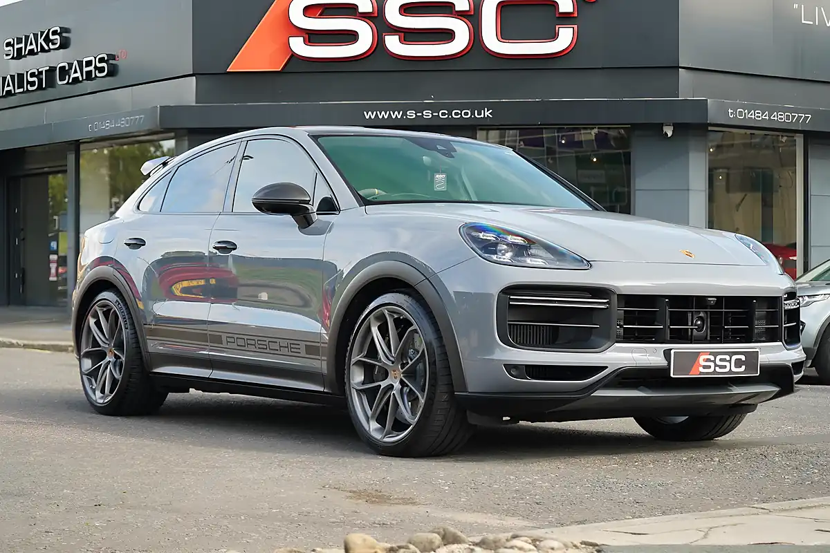 Used 2022 Porsche Cayenne GT Grey - Interior and Exterior details 4