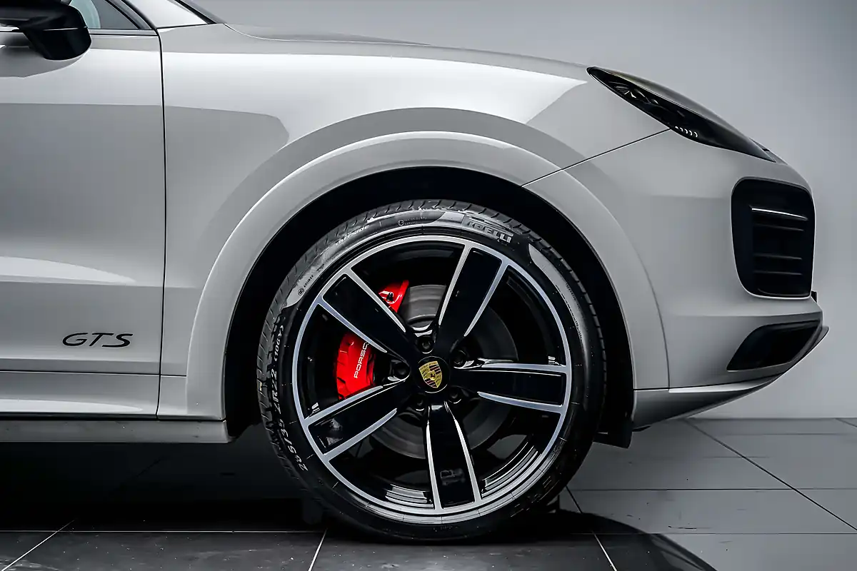 Used 2022 Porsche Cayenne Gts Coupe Crayon - Interior and Exterior details 10