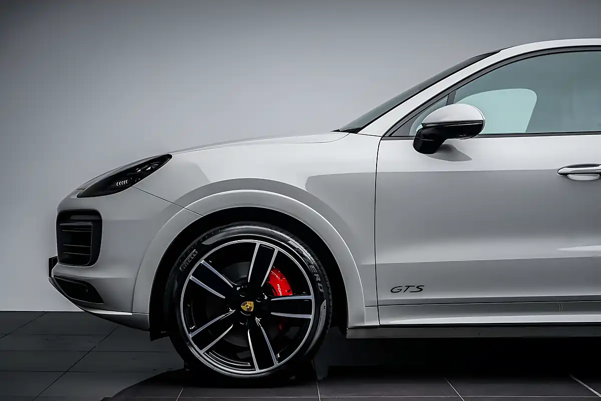 Used 2022 Porsche Cayenne Gts Coupe Crayon - Interior and Exterior details 11