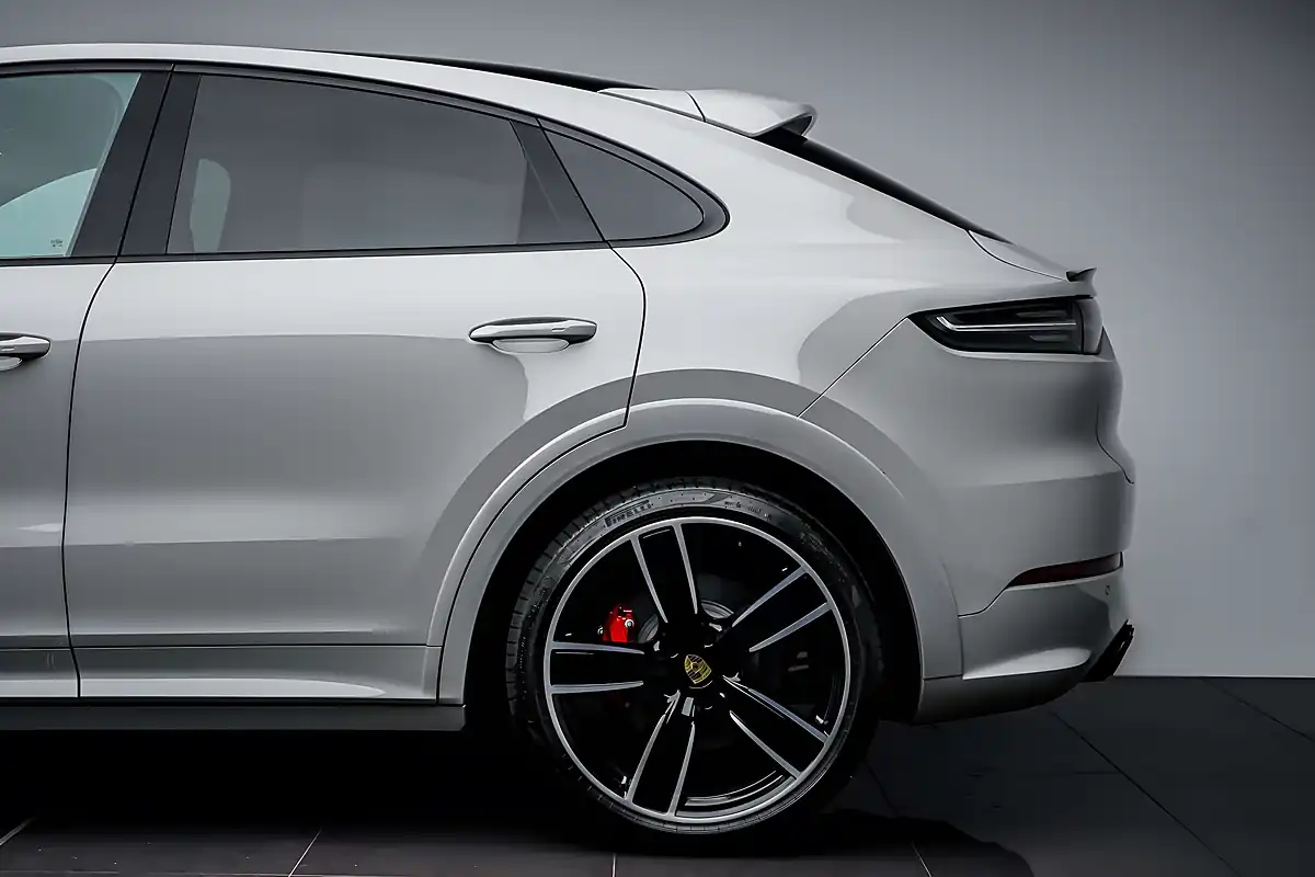 Used 2022 Porsche Cayenne Gts Coupe Crayon - Interior and Exterior details 12