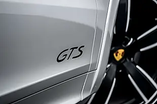 Used 2022 Porsche Cayenne Gts Coupe Crayon - Interior and Exterior details 13