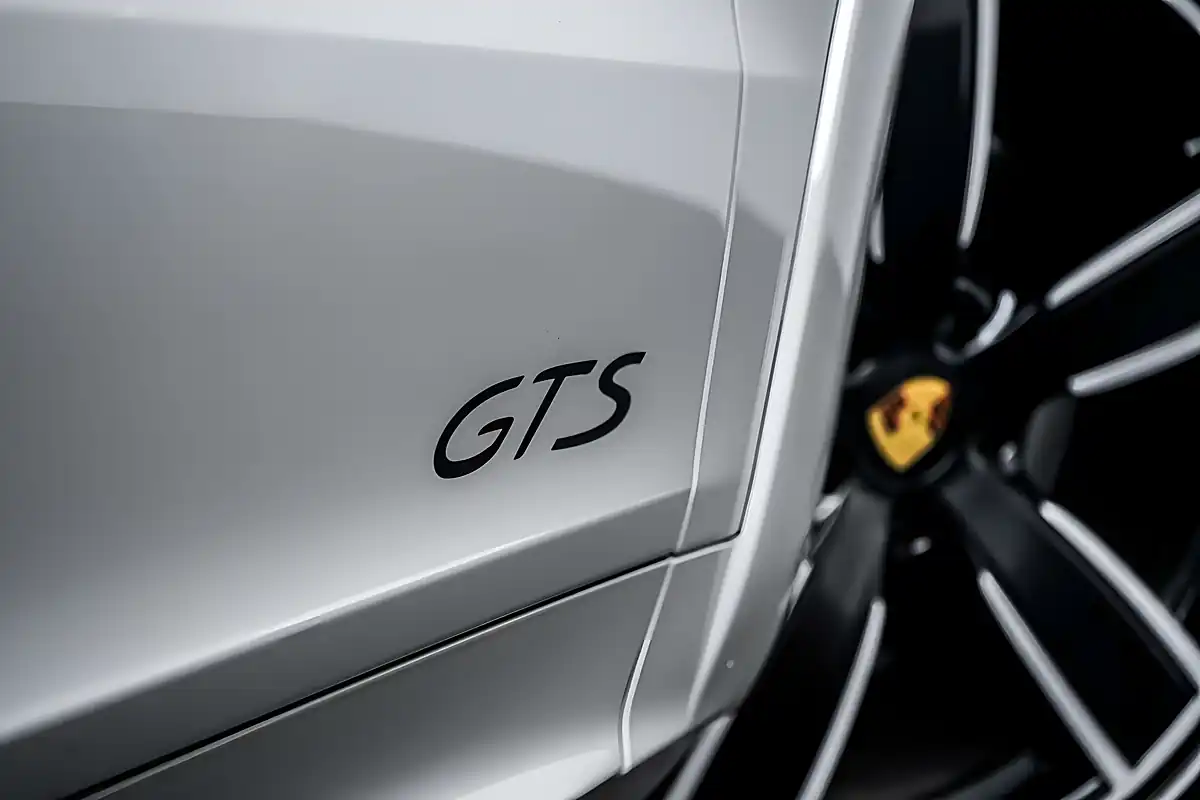 Used 2022 Porsche Cayenne Gts Coupe Crayon - Interior and Exterior details 13