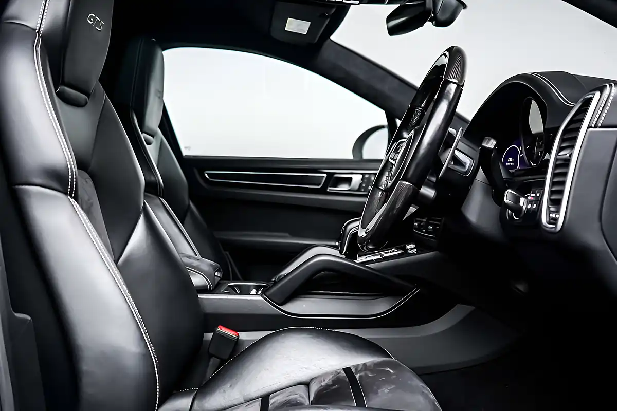 Used 2022 Porsche Cayenne Gts Coupe Crayon - Interior and Exterior details 6