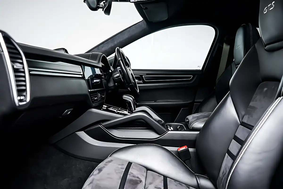 Used 2022 Porsche Cayenne Gts Coupe Crayon - Interior and Exterior details 7