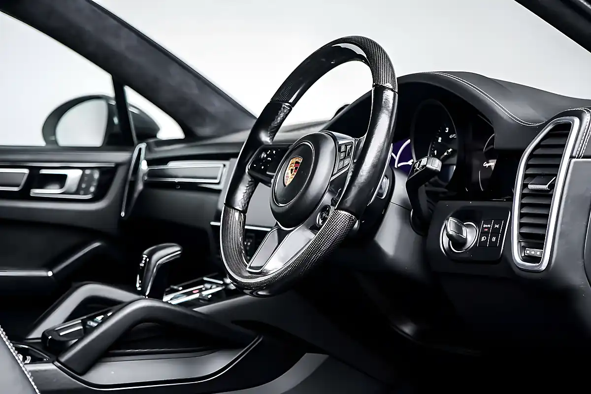 Used 2022 Porsche Cayenne Gts Coupe Crayon - Interior and Exterior details 9