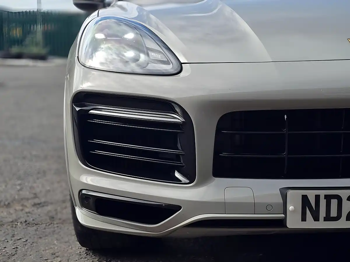 Used 2022 Porsche Cayenne Platinum Edition Grey - Interior and Exterior details 11