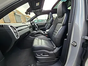 Used 2022 Porsche Cayenne Platinum Edition Grey - Interior and Exterior details 14
