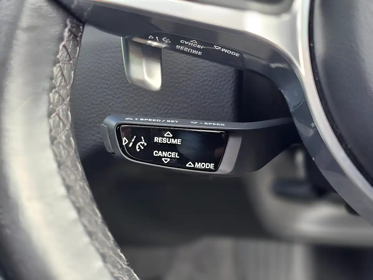 Used 2022 Porsche Cayenne Platinum Edition Grey - Interior and Exterior details 19