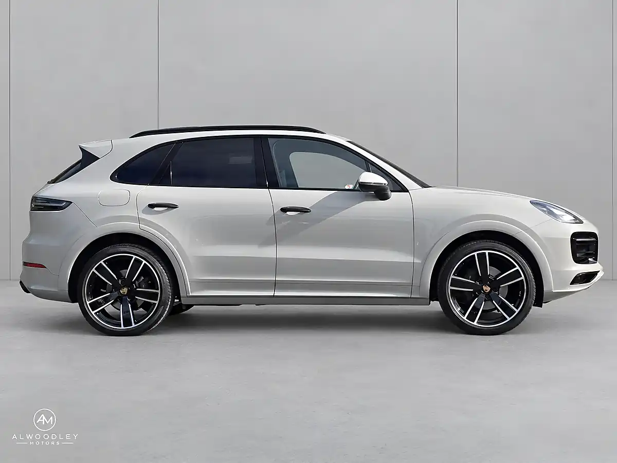 Used 2022 Porsche Cayenne Platinum Edition Grey - Interior and Exterior details 2