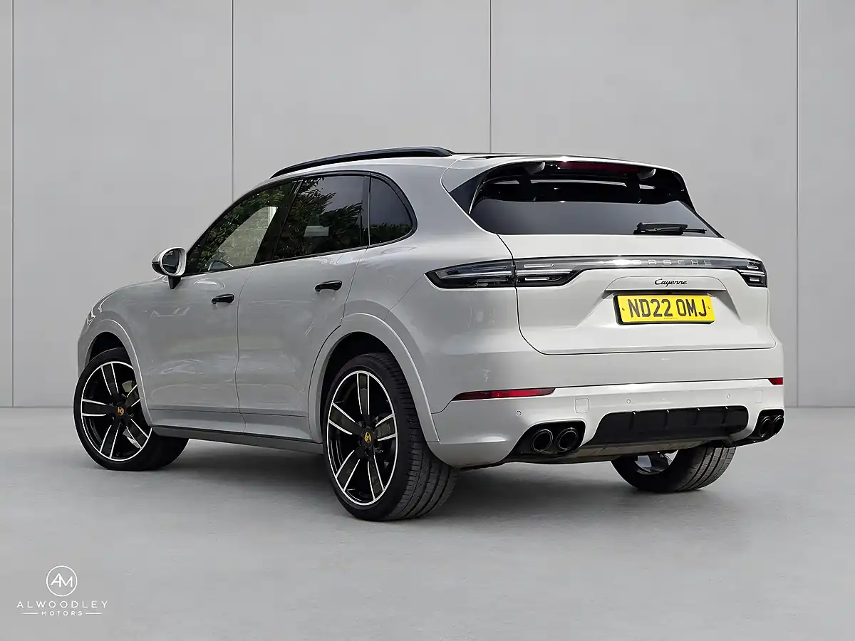 Used 2022 Porsche Cayenne Platinum Edition Grey - Interior and Exterior details 3