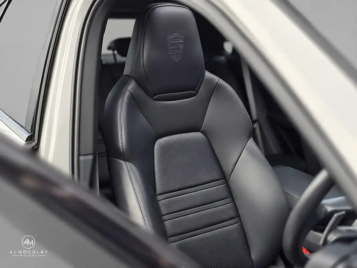 Used 2022 Porsche Cayenne Platinum Edition Grey - Interior and Exterior details 4