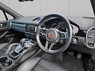 Used 2022 Porsche Cayenne Platinum Edition Grey - Interior and Exterior details 5