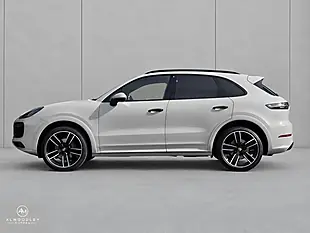 Used 2022 Porsche Cayenne Platinum Edition Grey - Interior and Exterior details 9