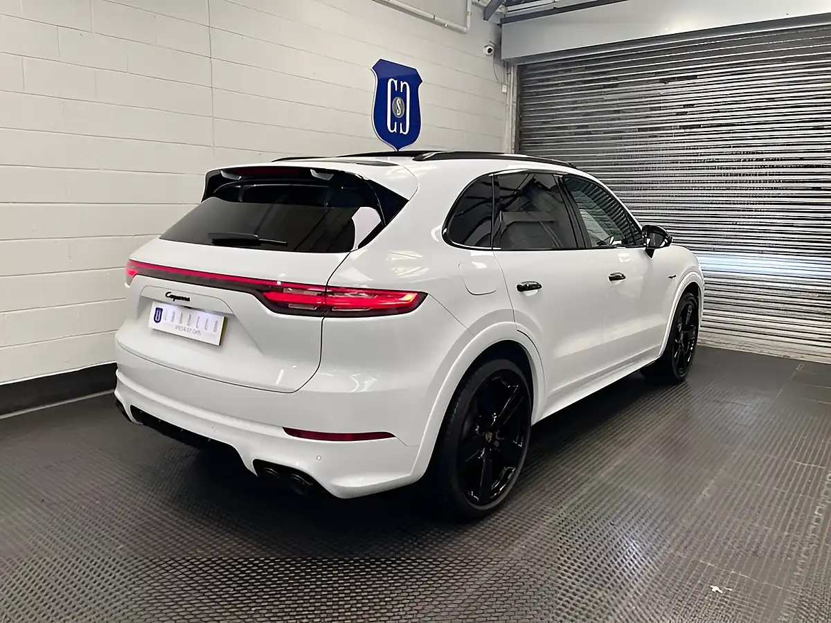 Used 2022 Porsche Cayenne Platinum Edition White - Interior and Exterior details 12