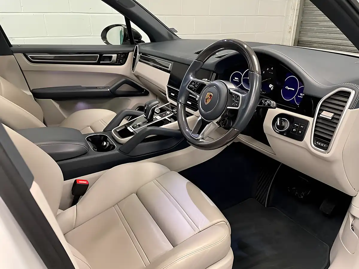 Used 2022 Porsche Cayenne Platinum Edition White - Interior and Exterior details 7