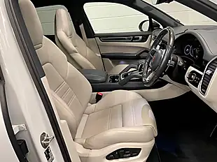 Used 2022 Porsche Cayenne Platinum Edition White - Interior and Exterior details 8