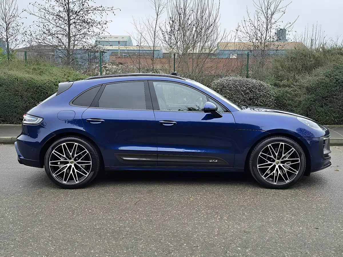 Used 2022 Porsche Macan Gts Blue - Front View