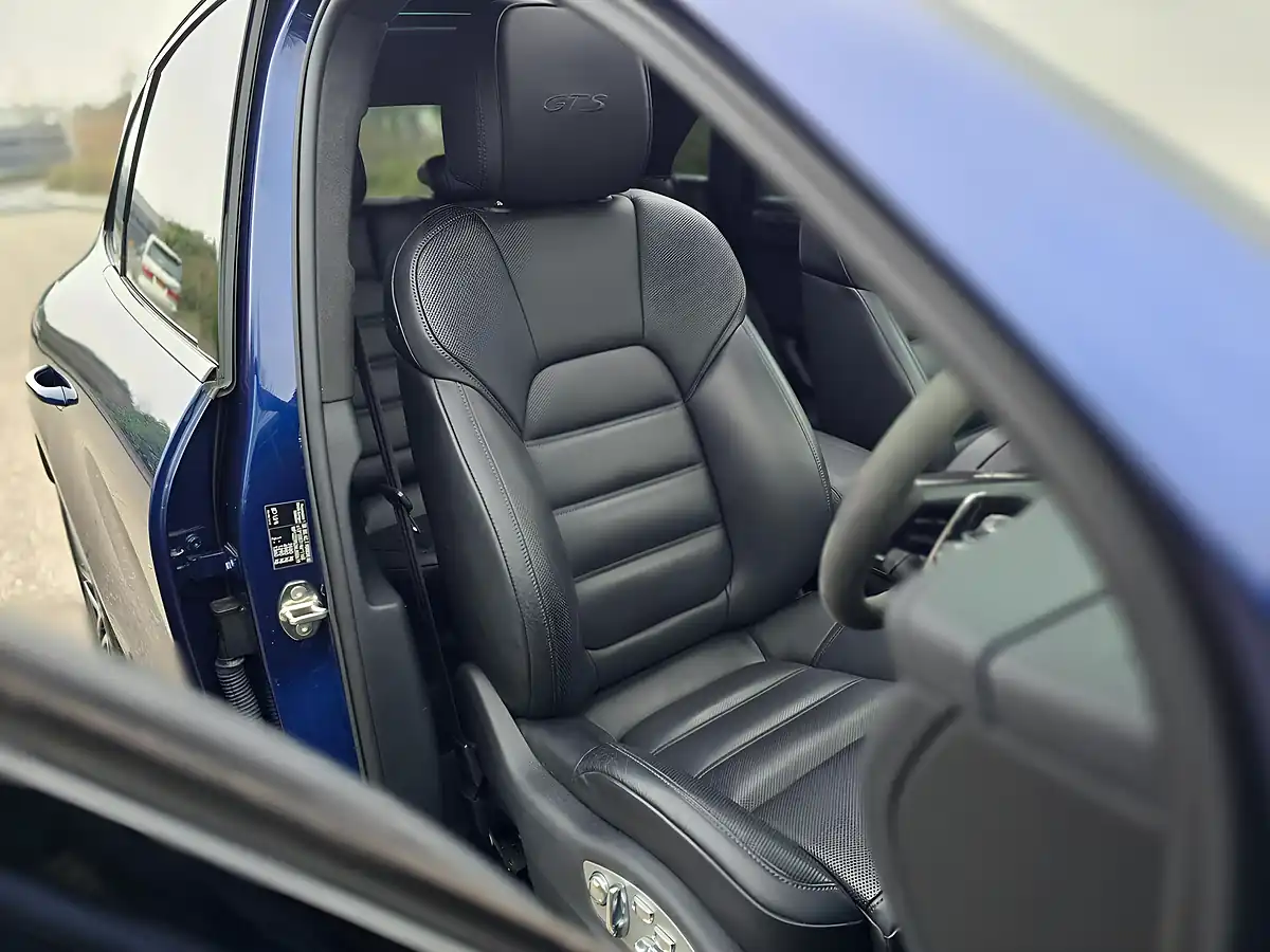 Used 2022 Porsche Macan Gts Blue - Interior and Exterior details 4