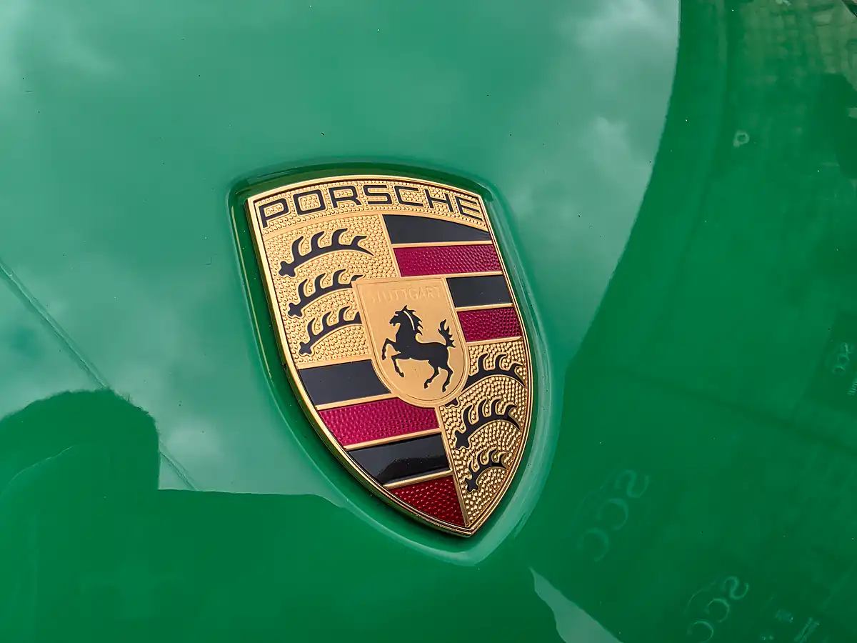 Used 2022 Porsche Macan Gts Python Green - Interior and Exterior details 16