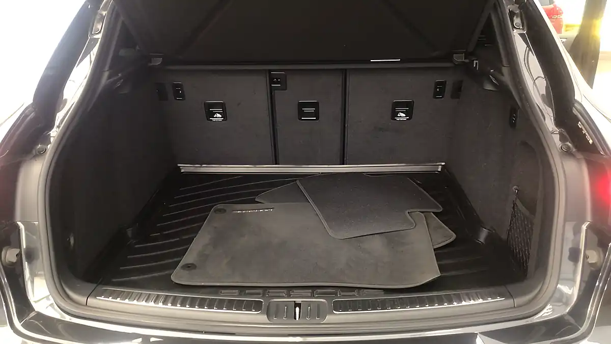 Used 2022 Porsche Macan Gts Volcano Grey - Interior and Exterior details 11
