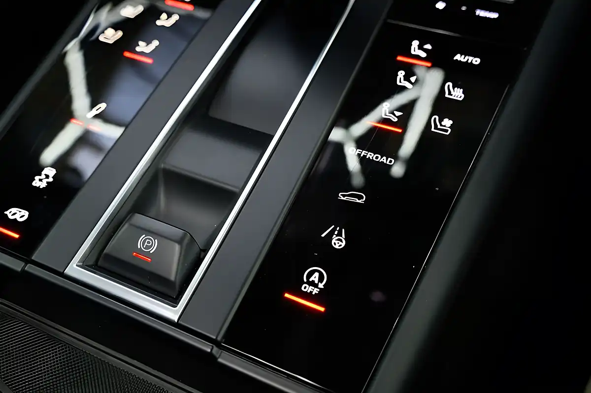 Used 2022 Porsche Macan S Black - Interior and Exterior details 17