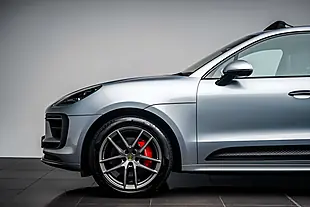 Used 2022 Porsche Macan S Dolomite Silver - Interior and Exterior details 11