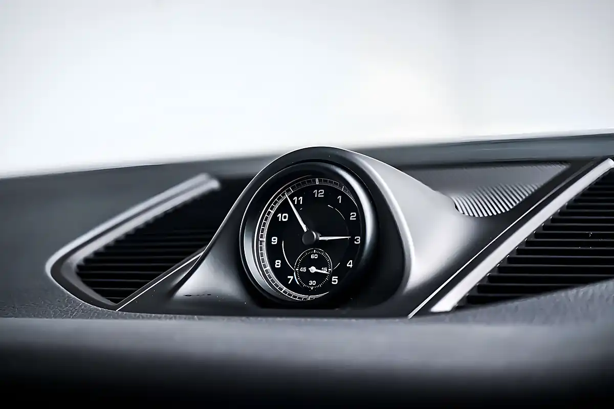Used 2022 Porsche Macan S Dolomite Silver - Interior and Exterior details 17