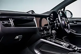 Used 2022 Porsche Macan S Dolomite Silver - Interior and Exterior details 19