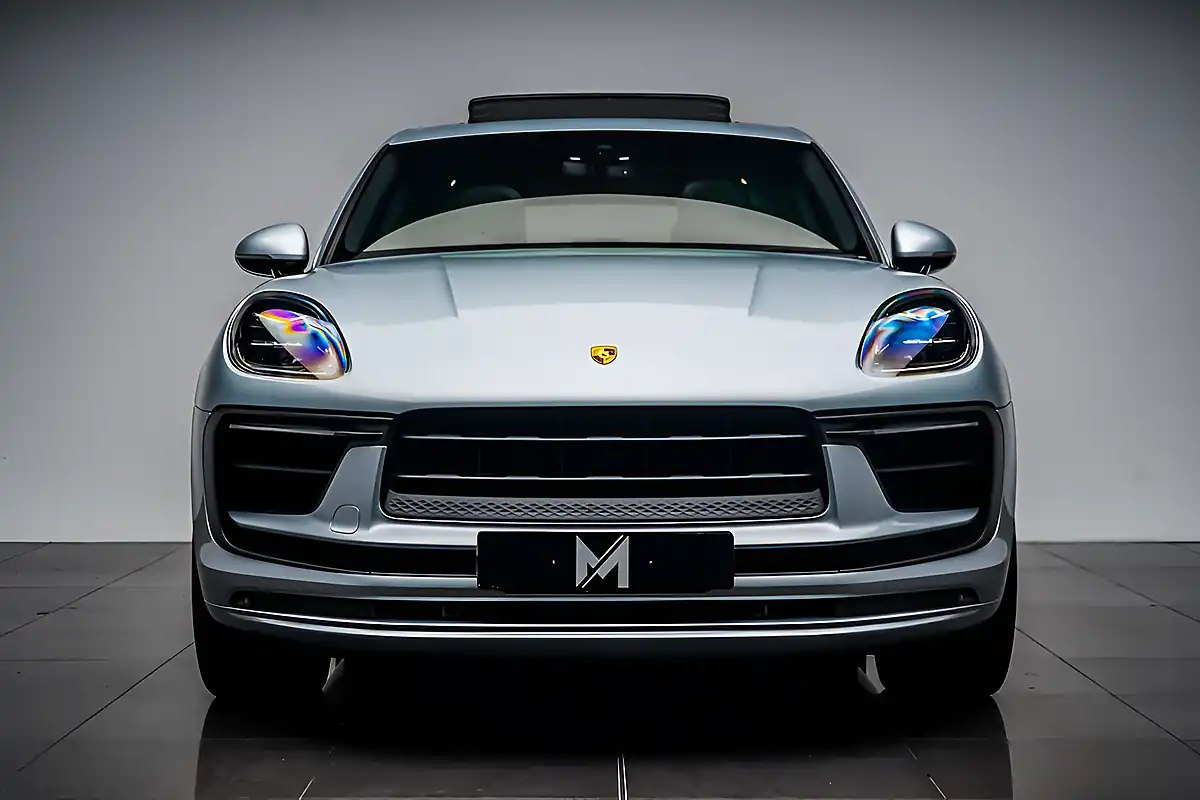 Used 2022 Porsche Macan S Dolomite Silver - Interior and Exterior details 2