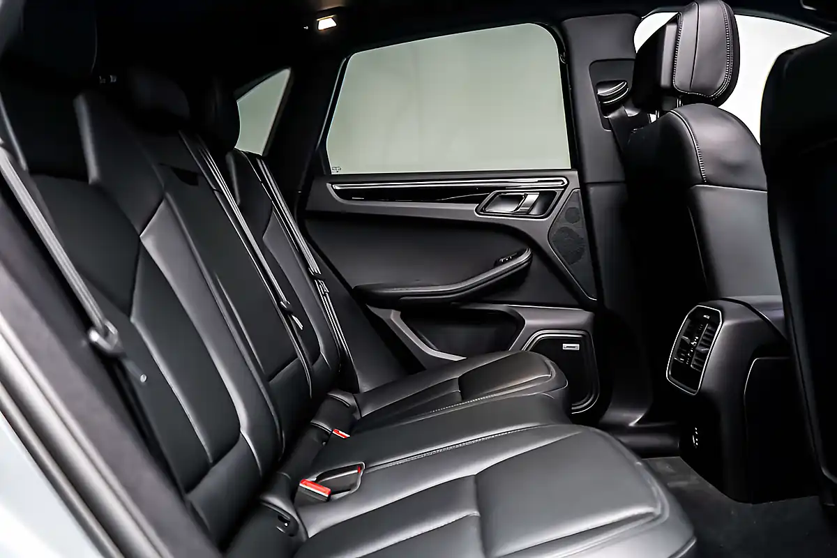 Used 2022 Porsche Macan S Dolomite Silver - Interior and Exterior details 7