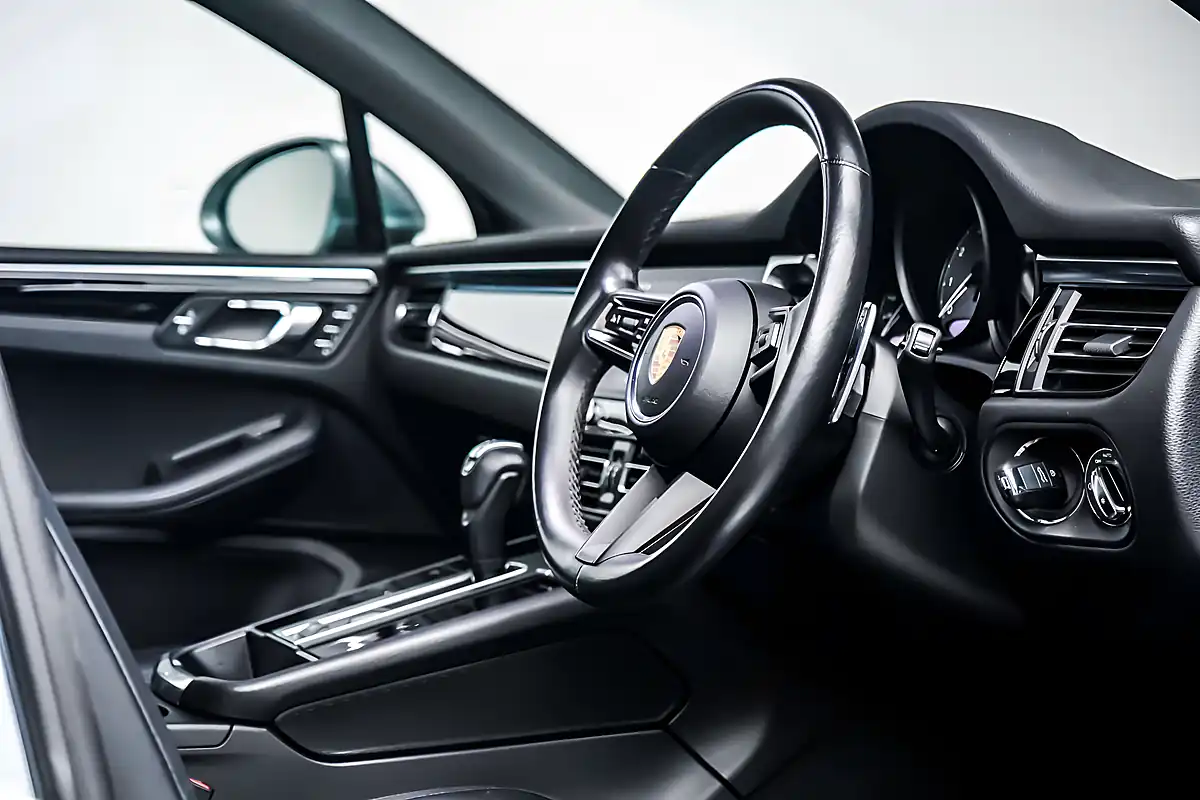 Used 2022 Porsche Macan S Dolomite Silver - Interior and Exterior details 8