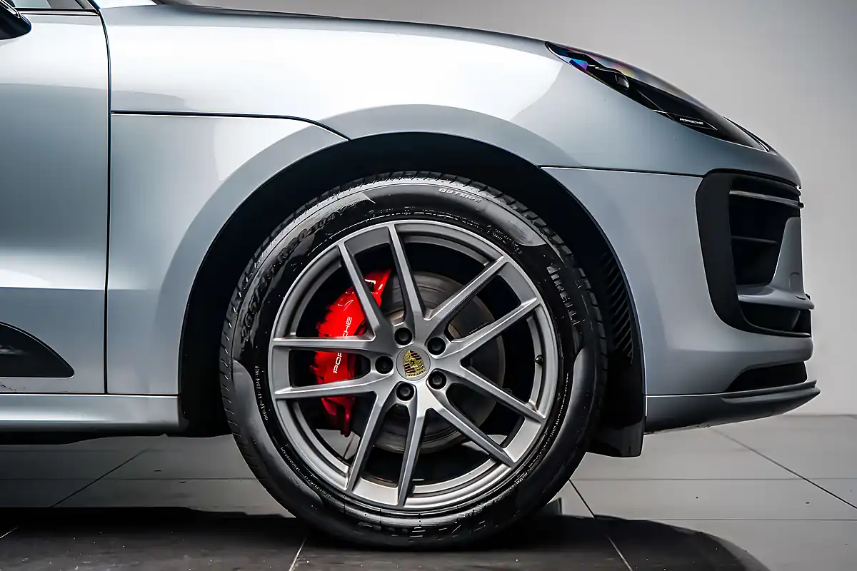 Used 2022 Porsche Macan S Dolomite Silver - Interior and Exterior details 9